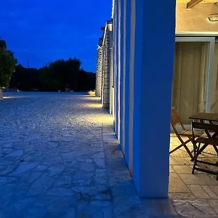 Trullo I Melograni Villa
