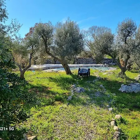 Trullo I Melograni Villa *